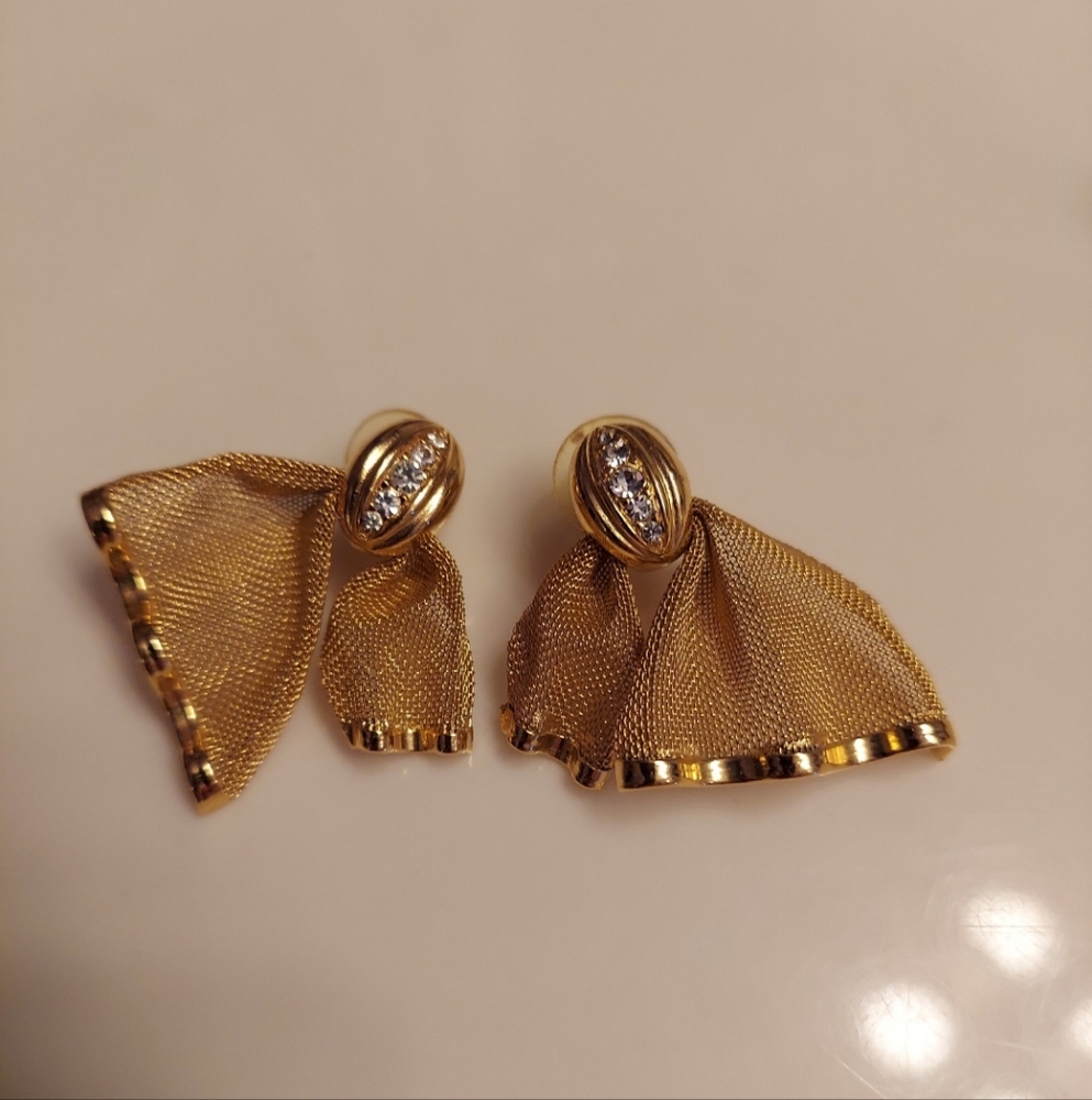 1970s Gold Gilt Mesh Bow Stud Earrings W/ Rhinestones Givenchy Style! LIKE NEW